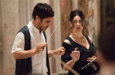 bellucci topless|Monica Bellucci TOPLESS with Gael Garcia Bernal on Amazons。